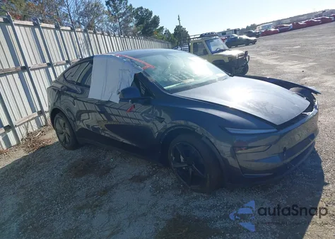 2026 Tesla Model Y Long Range Dual Motor All-Wheel Drive/Long Range Launch Series from USA, damaged, VIN 7SAYGDEE3TA391368